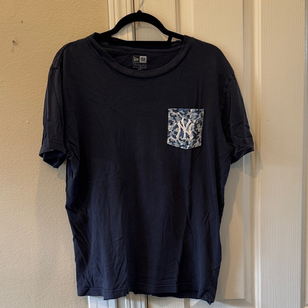 New York Yankees T-Shirt with Pocket -medium